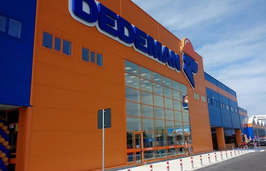 „Frații Dedeman” au cucerit toată România, tranzacție în singurul județ unde nu erau prezenți 