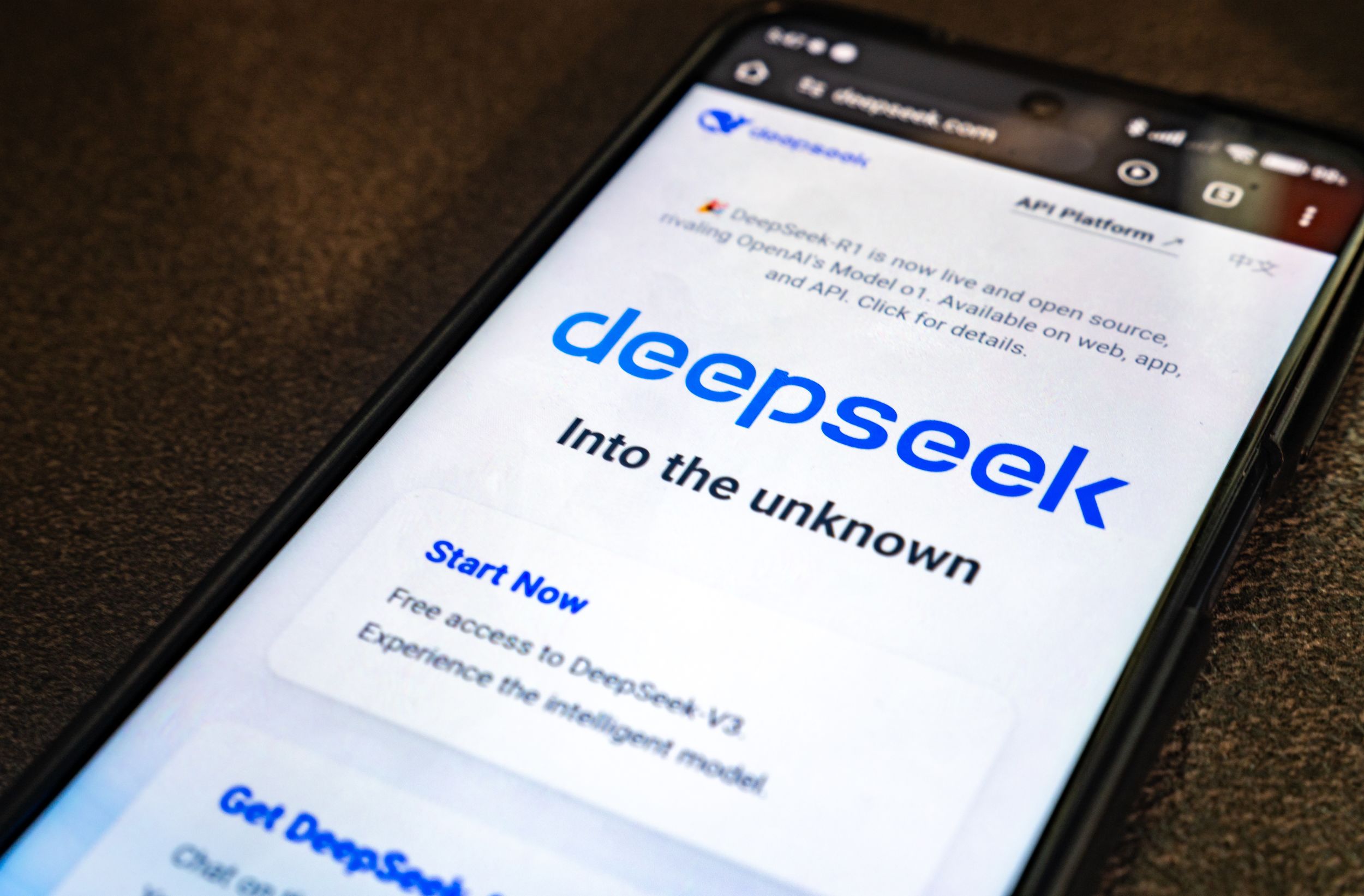 DeepSeek, la un pas de lansarea AI-ului anului: Ce pregătește compania chineză