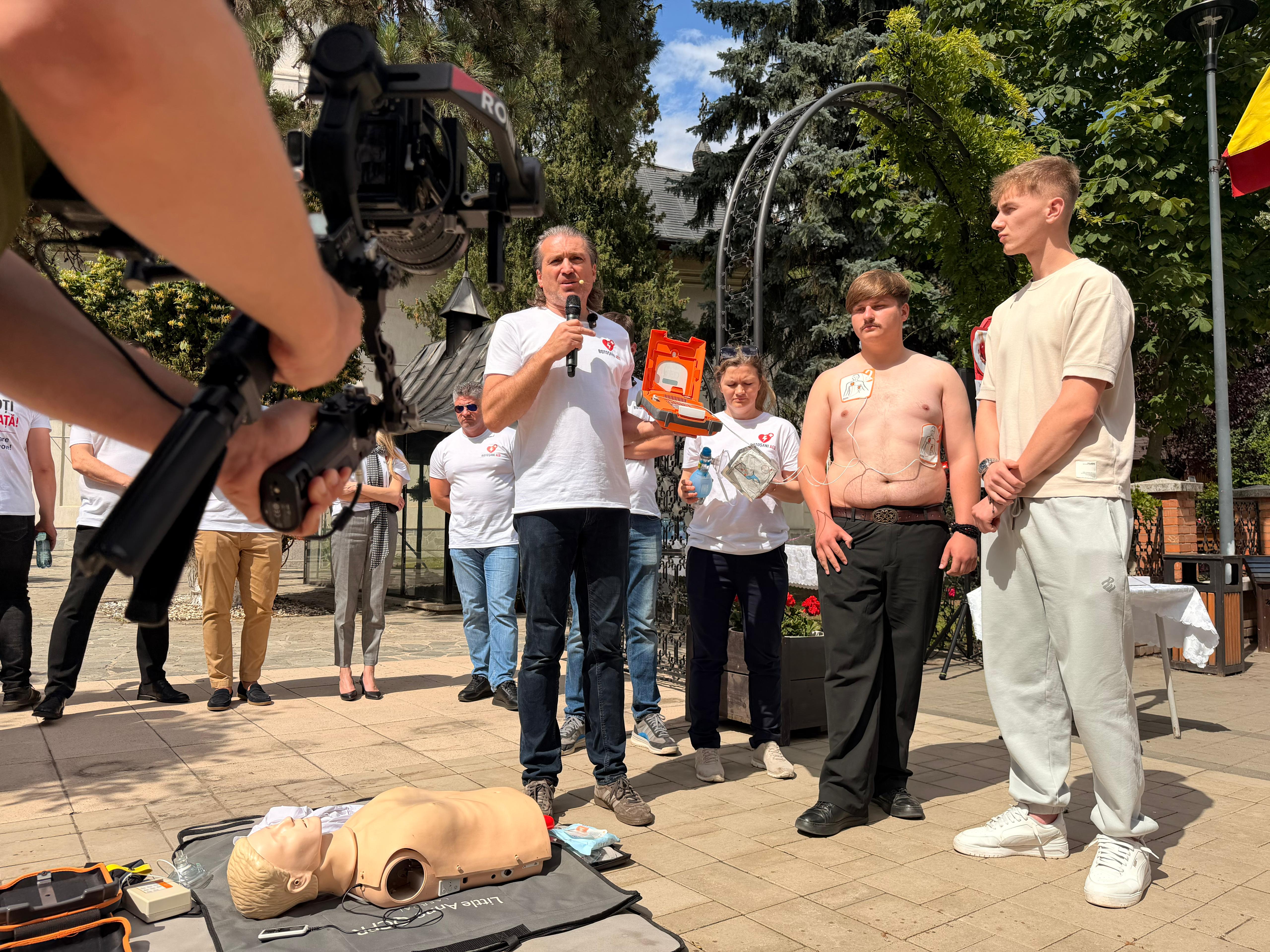 defibrilator-pe-pietonalul-unirii-botosani-