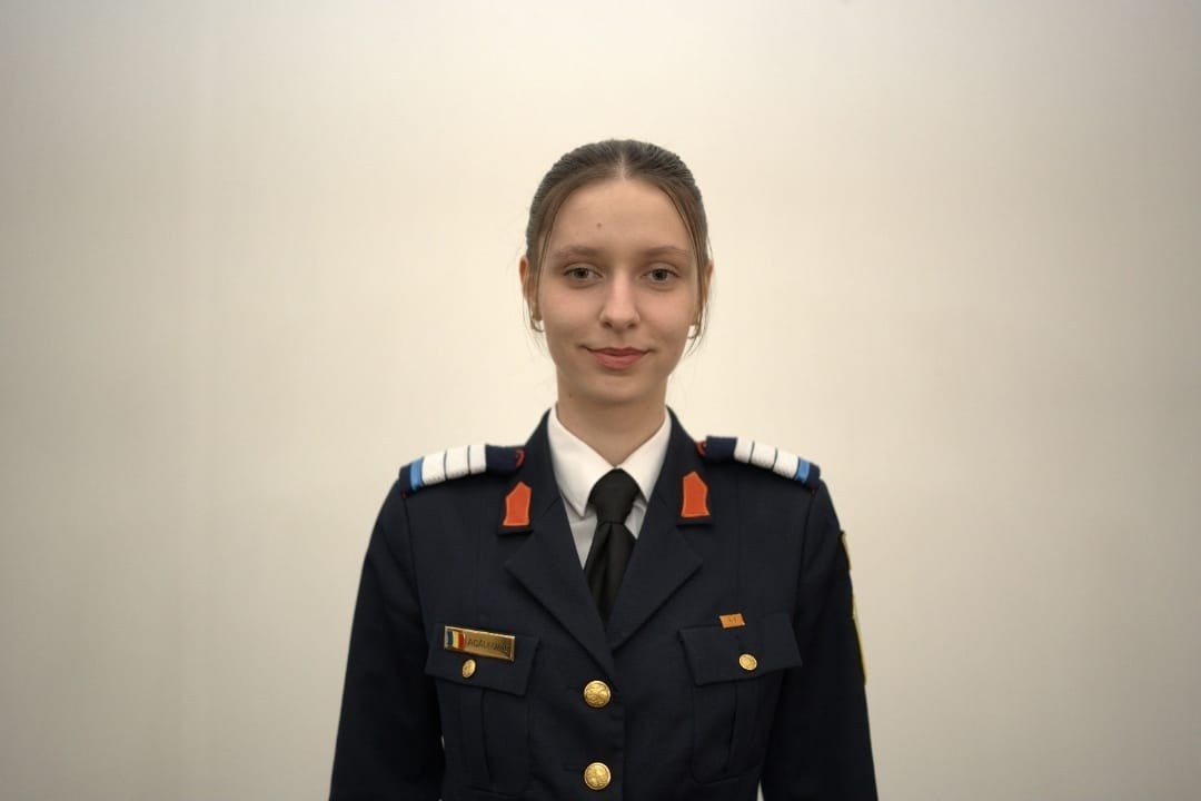 O tânără din Botoșani, un vis de nota 10: A fost admisă prima la Academia Militară