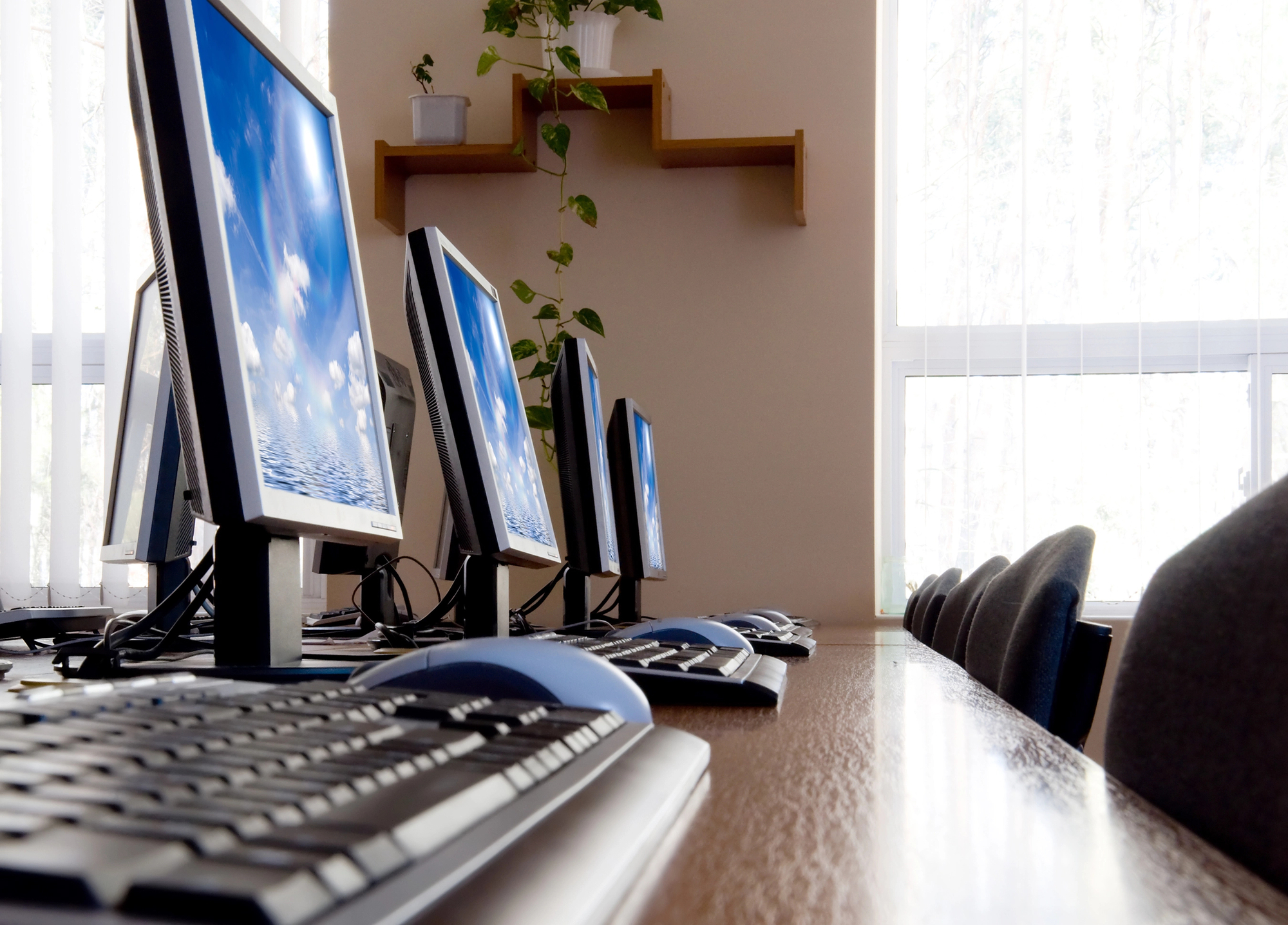 Sfaturi de la un profesor botoșănean pentru elevii care susțin proba de competențe digitale: Orice veți salva în altă parte nu va ajunge la evaluatori