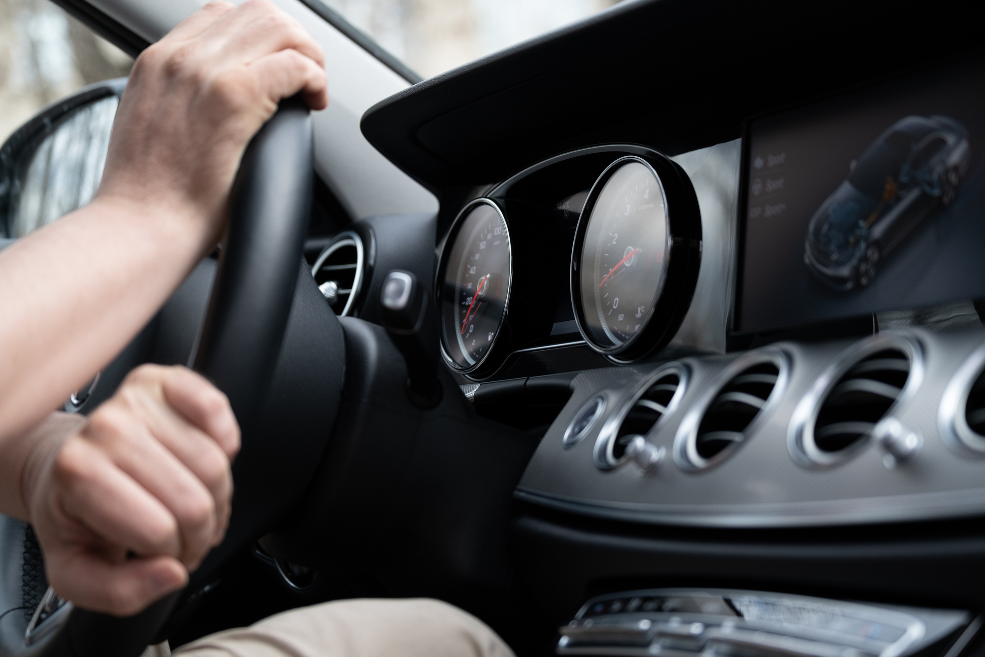 Poveste penală cu o mașină împrumutată: CUM au dat de necaz doi botoșăneni 