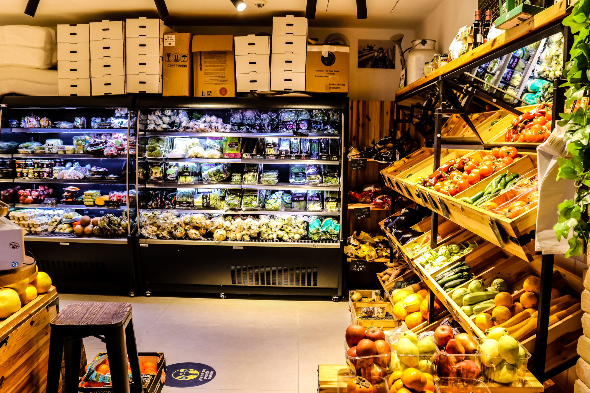 Închiderea magazinelor sâmbăta și duminica, după o anumită oră: Comercianții în discuții cu Guvernul