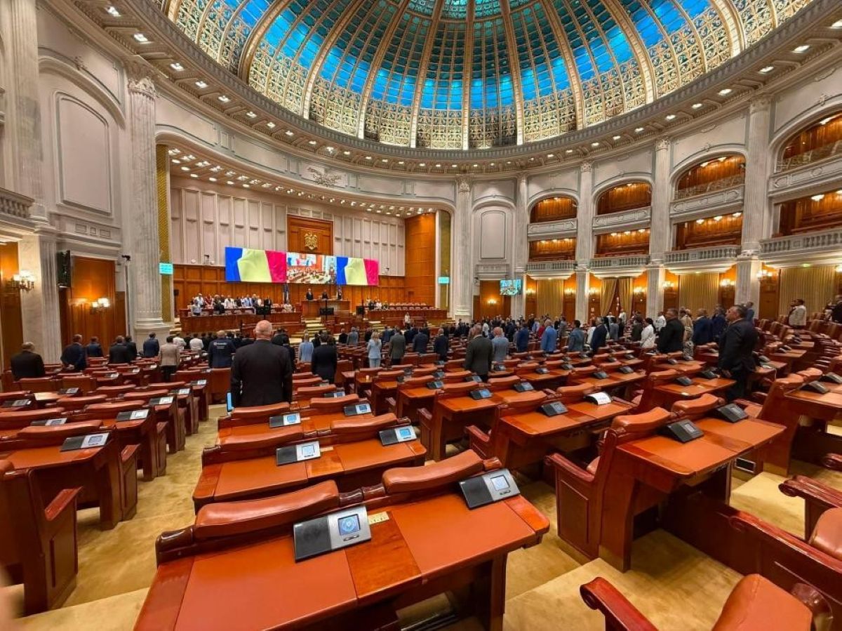 deputati in parlament.j
