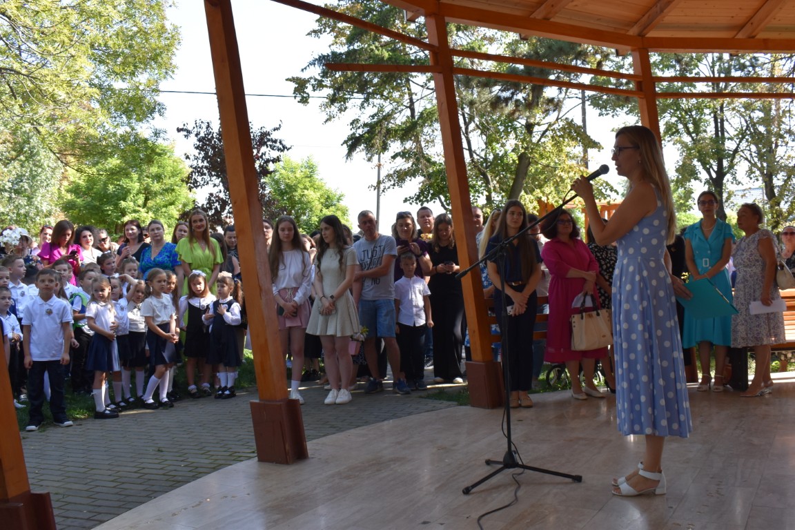 Clopoțelul a sunat în versuri la Liceul Pedagogic Botoșani – VIDEO