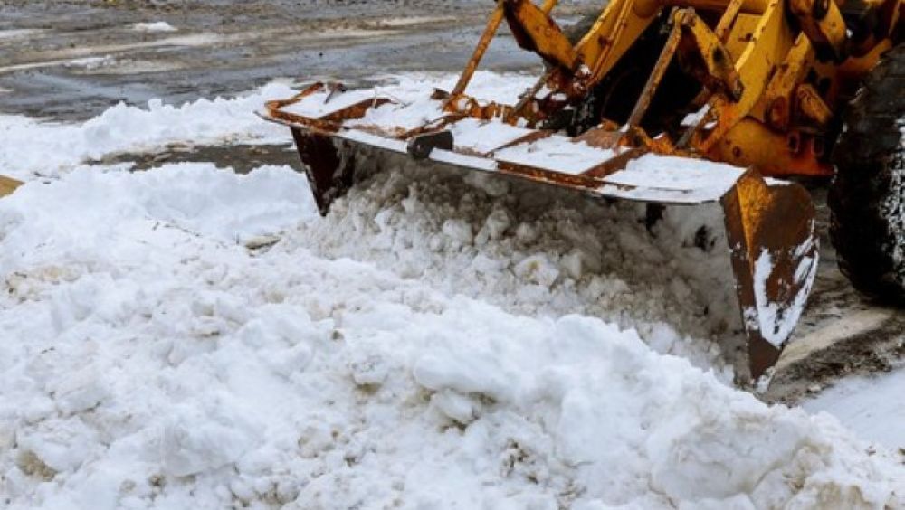 Stoc (in)suficient de sare pentru deszăpezirea drumurilor naționale: S-a schimbat furnizorul – VIDEO 