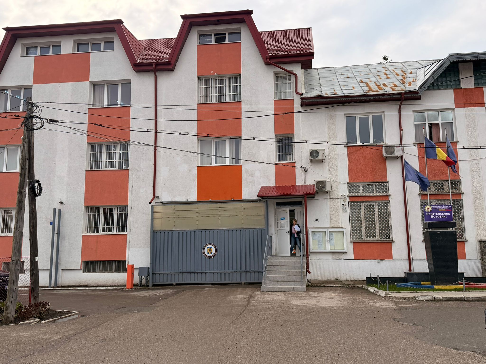 detinut spanzurat penitenciar