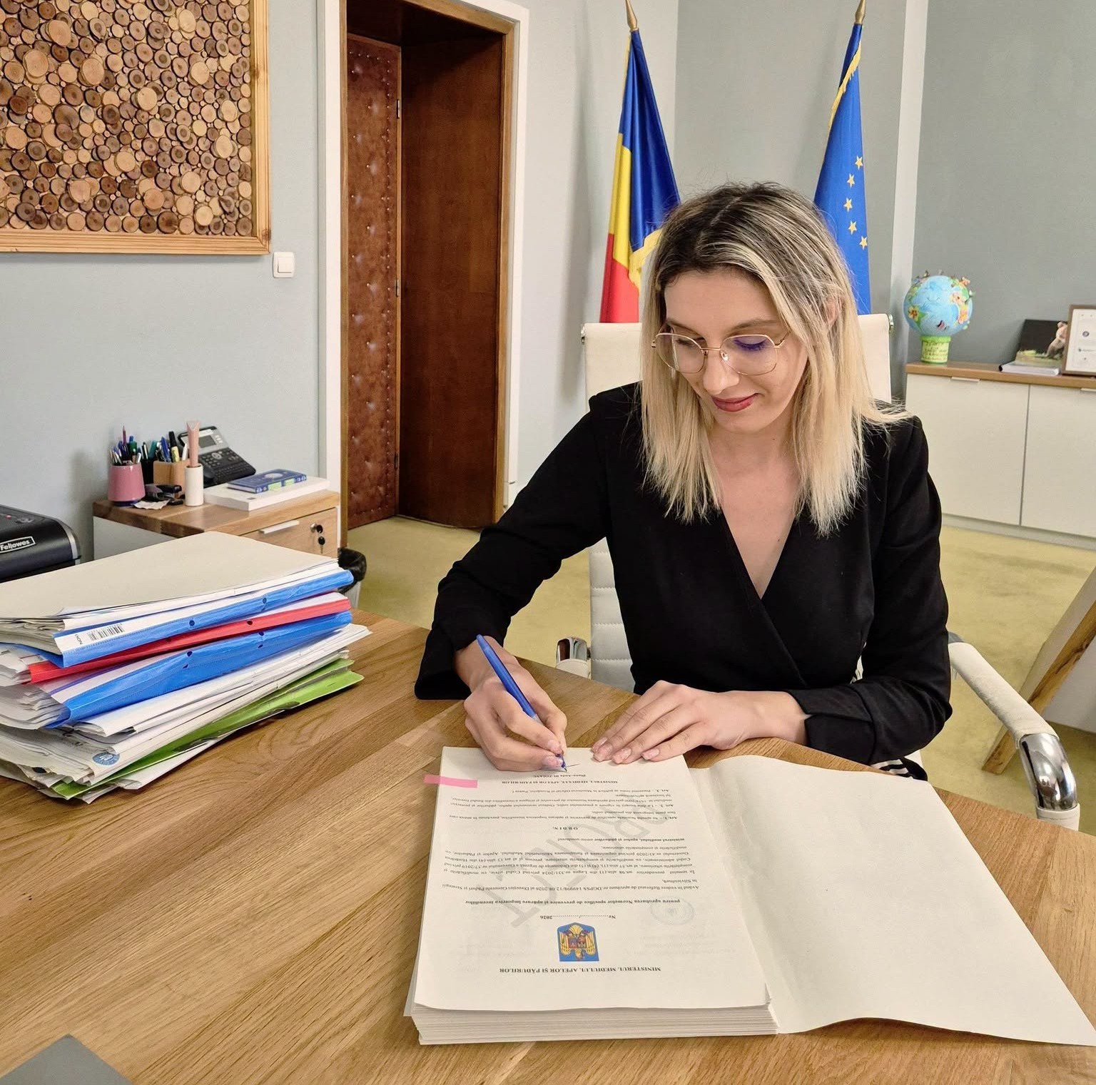 Diana Buzoianu ministrul mediului.