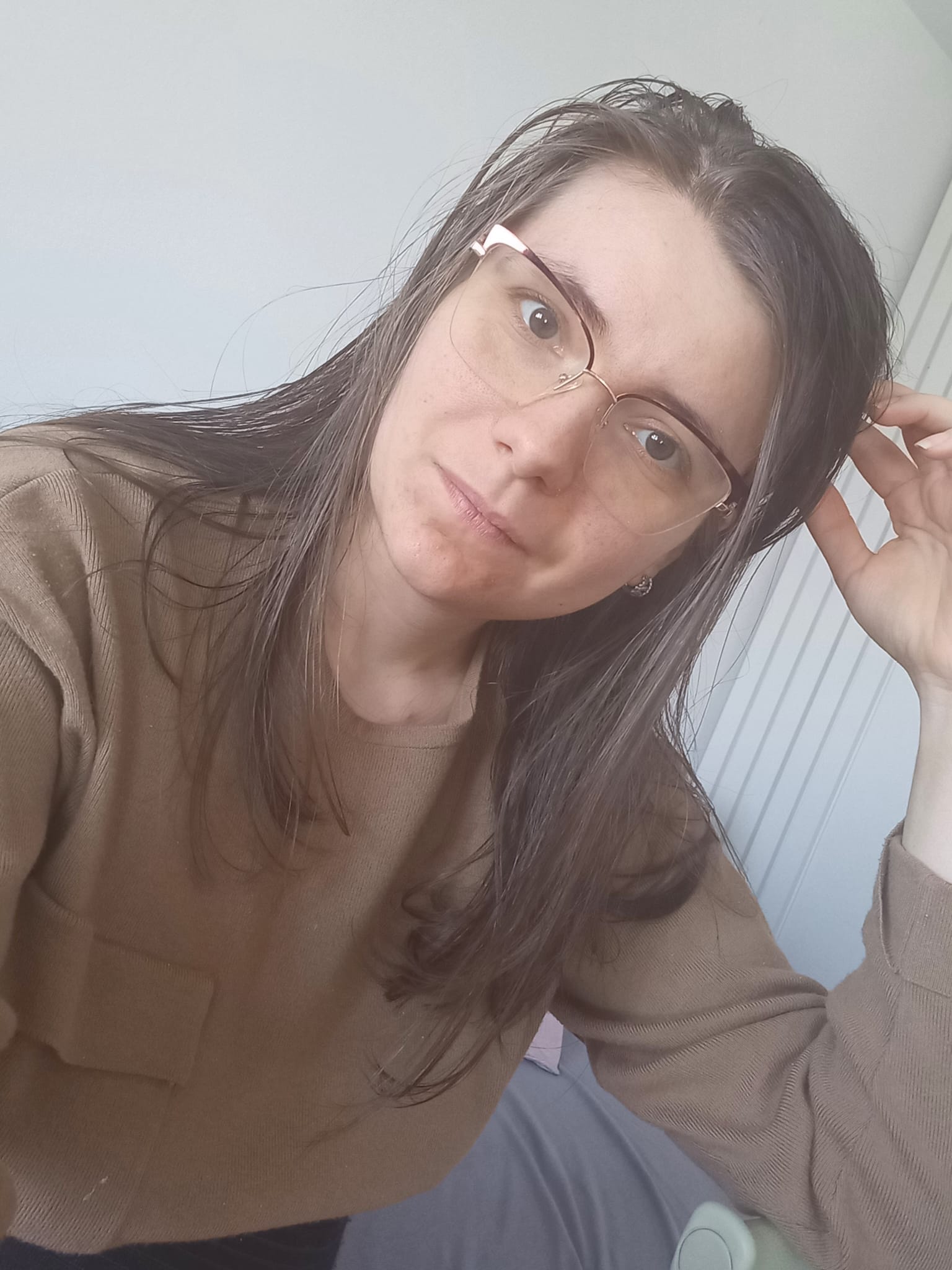 Nu suntem departe de visul Dianei! Tânăra care a trecut deja prin cinci operații mai are nevoie de puțin ajutor 