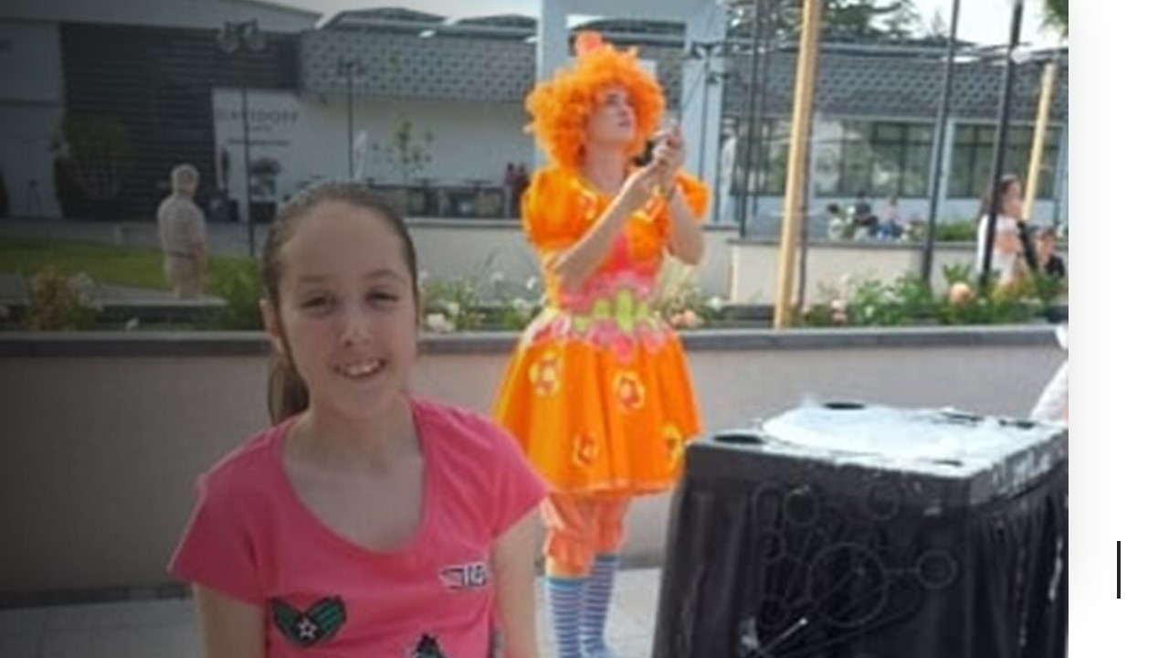 Povestea impresionantă a Ioanei, o tânără curajoasă care luptă să trăiască: Împreună putem strânge fondurile necesare  