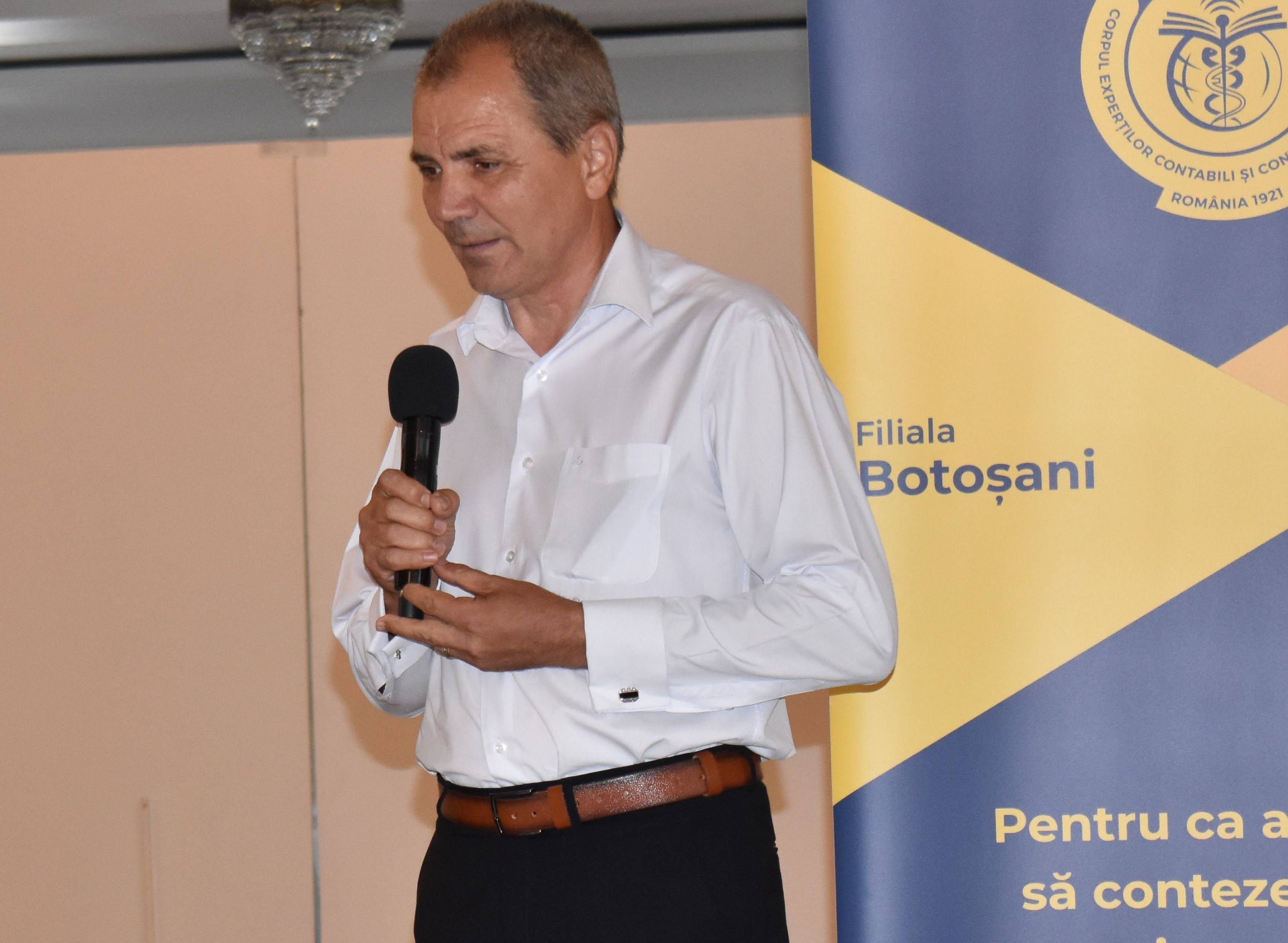 CLIPUL ZILEI: Director de bancă, despre slalomul pe care îl fac zilnic contabilii 