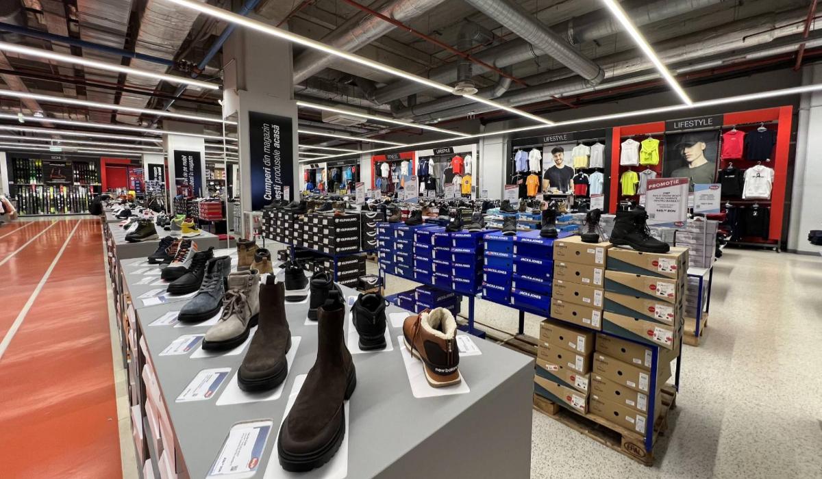 Dispare un mare lanț de magazine din România, pierderi înregistrate ani la rând