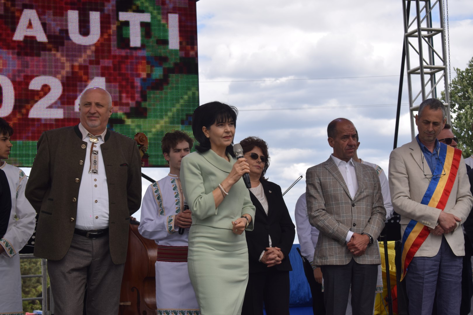 Doina Federovici, la târgul de la Popăuți: Să ne dăm mâna cu toții să construim un brand frumos pentru Botoșani – VIDEO