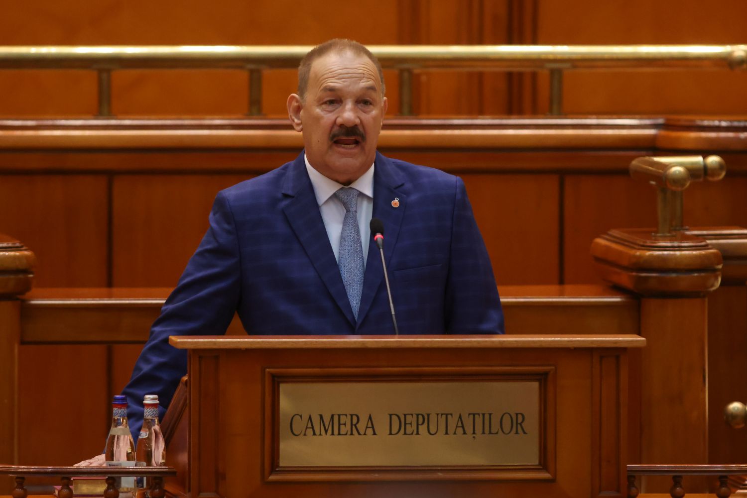 Cine e singurul deputat PSD care a semnat pentru suspendarea lui Nicușor Dan, demers al AUR. „La PSD votezi cum te taie capul, cum simte inima, creierul”