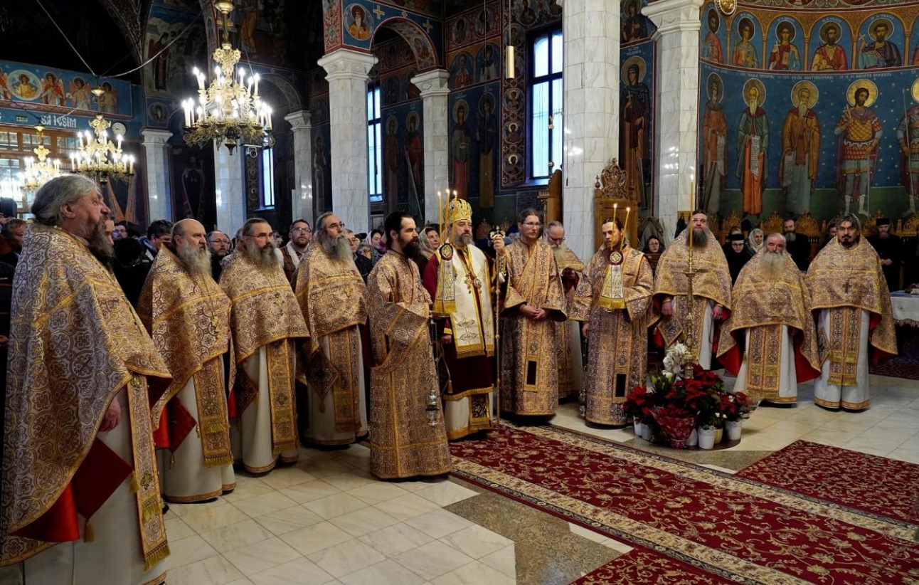 Sinții Paisie și Cleopa, originari din Botoșani, și Cuviosul Ioanichie Bălan,  au fost pomeniți la Mănăstirea Sihăstria