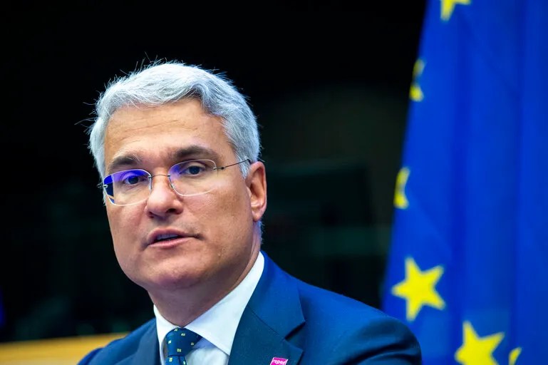 Absorbția fondurilor europene: România depășește media UE