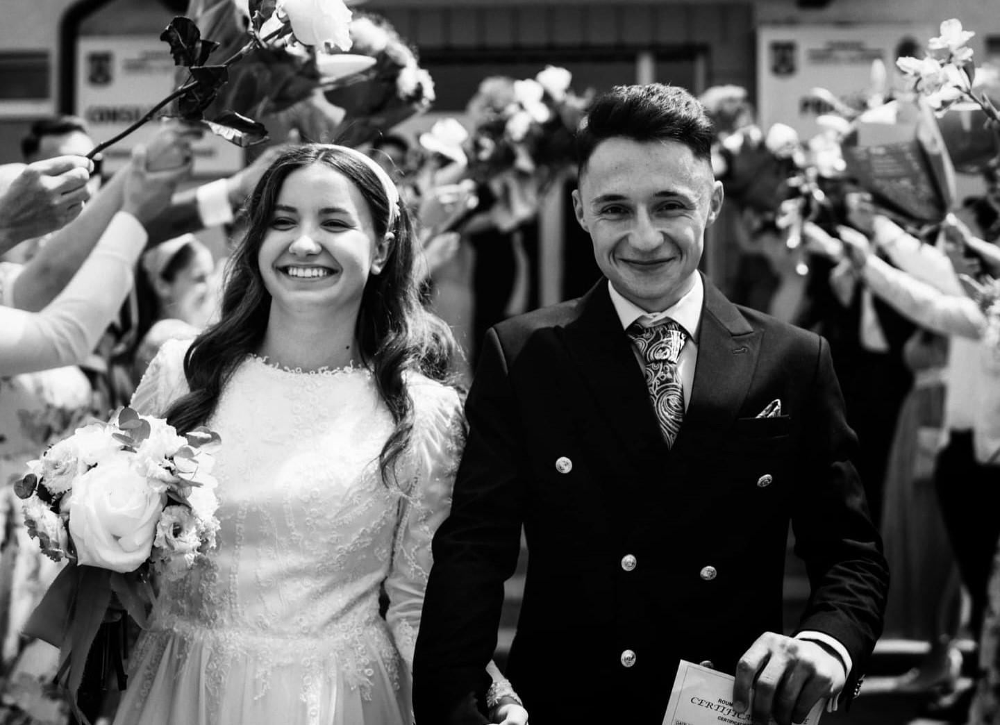 Durere cumplită pentru un pompier din Suceava: Soția de doar 19 ani a murit după naștere