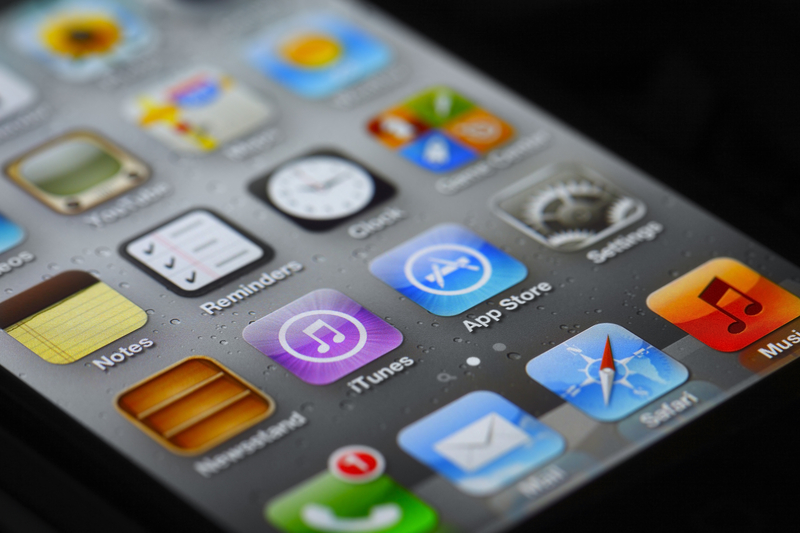 Apple introduce funcția care îți schimbă automat parolele compromise