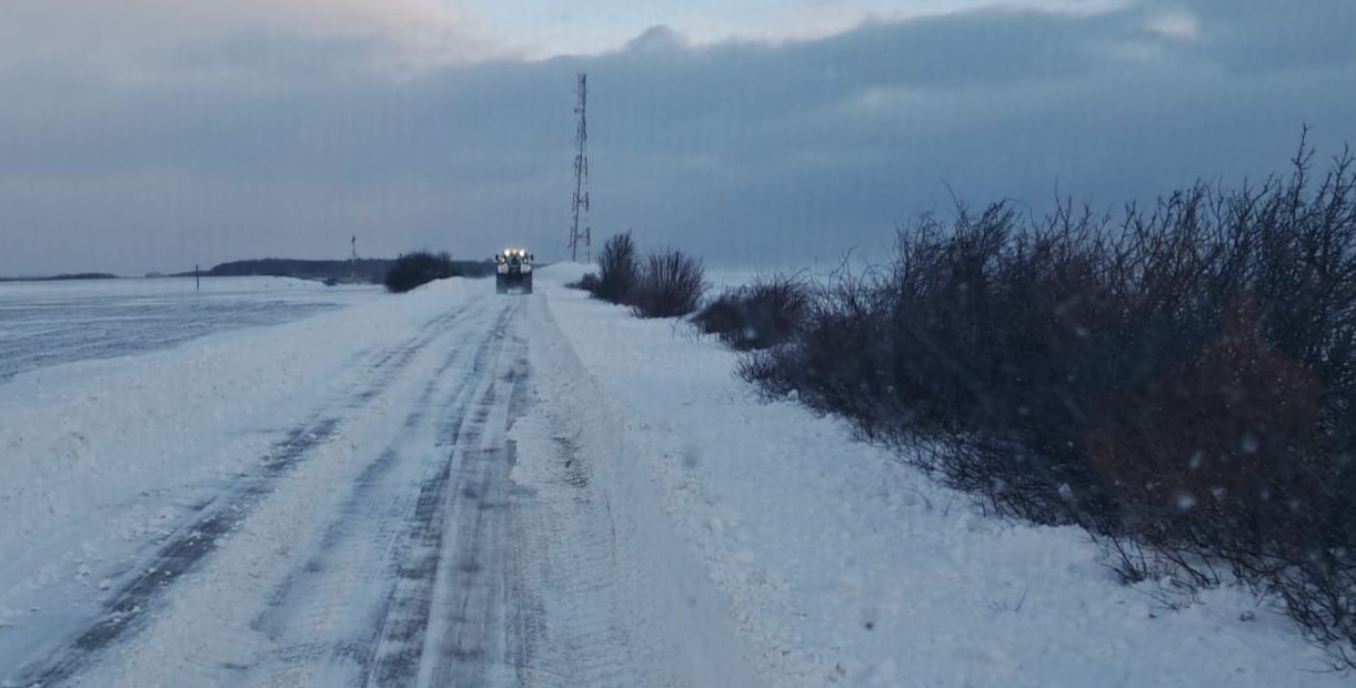 Drum redeschis circulației, deszăpezirea s-a făcut cu cinci utilaje 