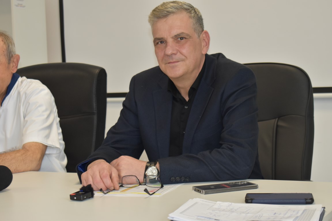 Sute de mii de euro pentru aplicații mobile, internet de viteză și calculatoare performante la Spitalul Județean – VIDEO 