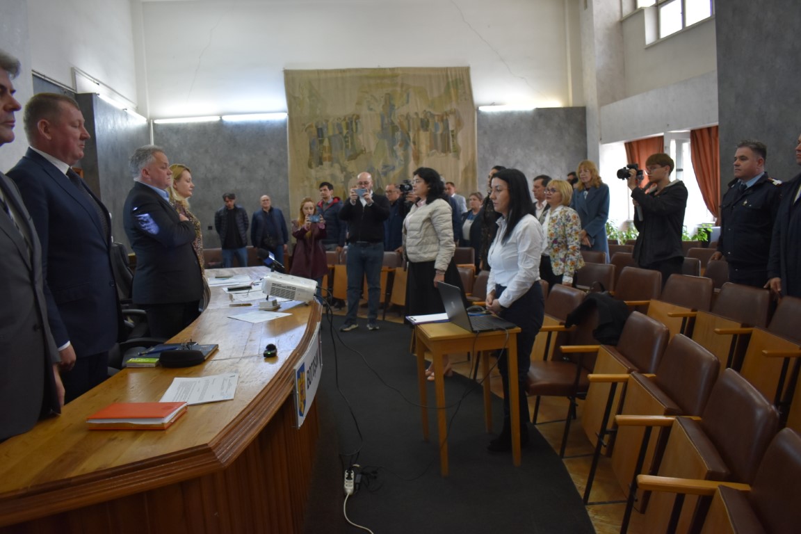 Ședință de urgență la Prefectură cu situația azilului de la Dorohoi, statul NU are pârghii să protejeze oamenii vulnerabili – VIDEO 