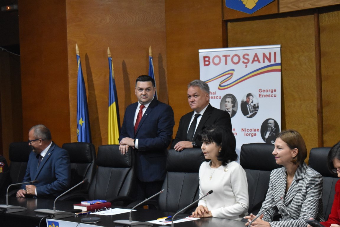 Prefectul Dan Nechifor și-a definitivat cabinetul, o tânără produce schimbarea 