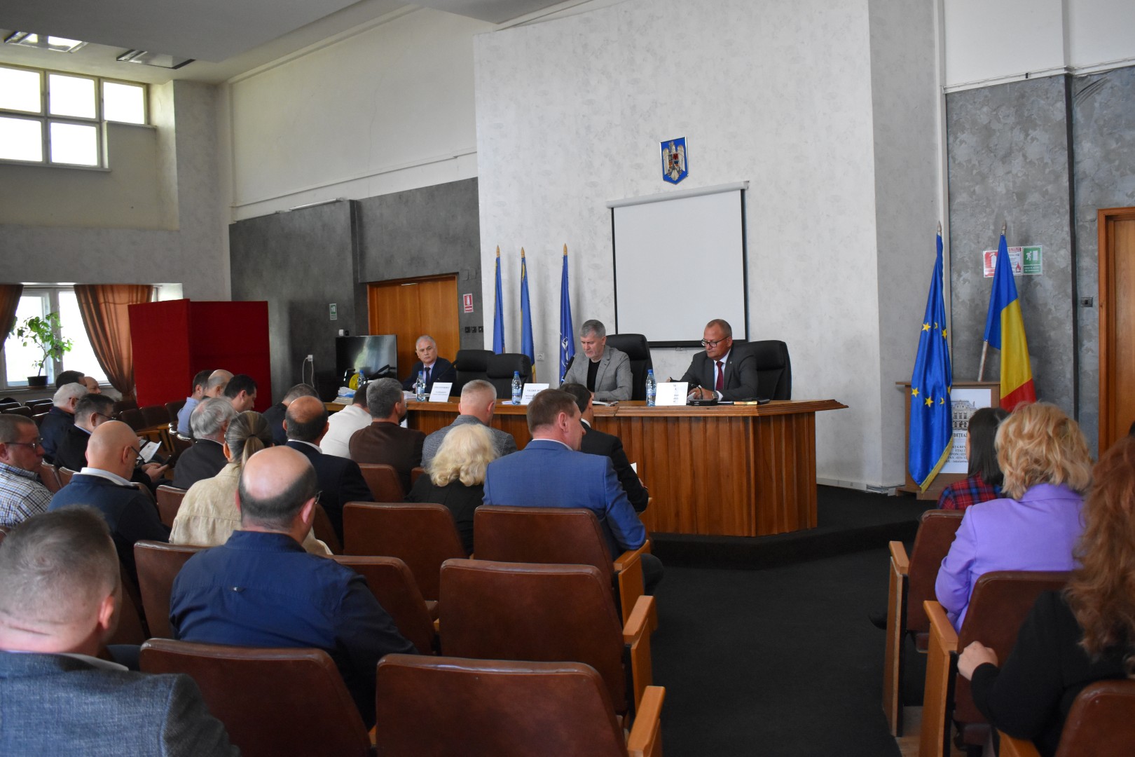 Consilierii județeni dezbat bugetul de la „Apă”: se alocă 43 de milioane de lei pentru investiții – VIDEO