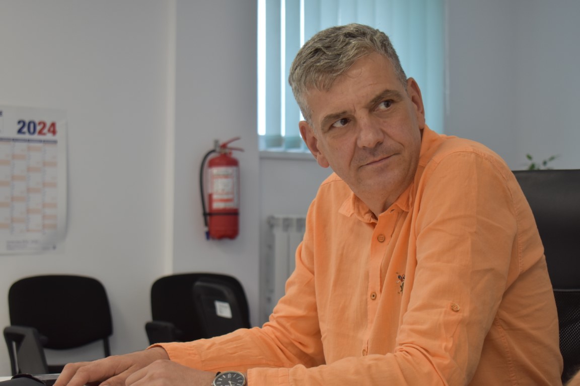 CLIPUL ZILEI: Managerul Spitalului Județean Mavromati s-a apucat de învățat pentru concurs 