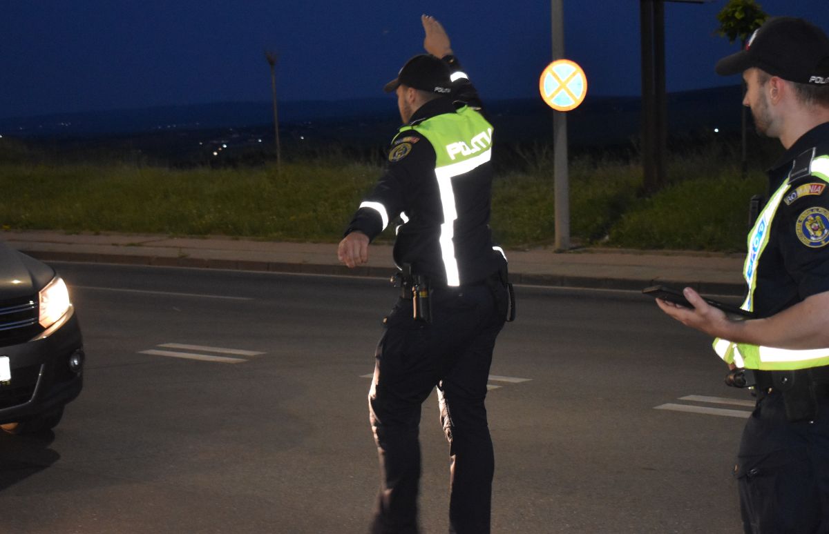 Amenzi de 50.000 de lei date de polițiștii botoșăneni după razii într-un oraș și o comună 