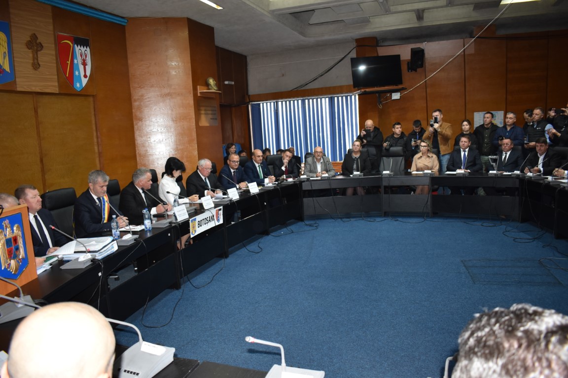 IMAGINI cu noii consilieri județeni care au depus jurământul la ceremonia de constituire 