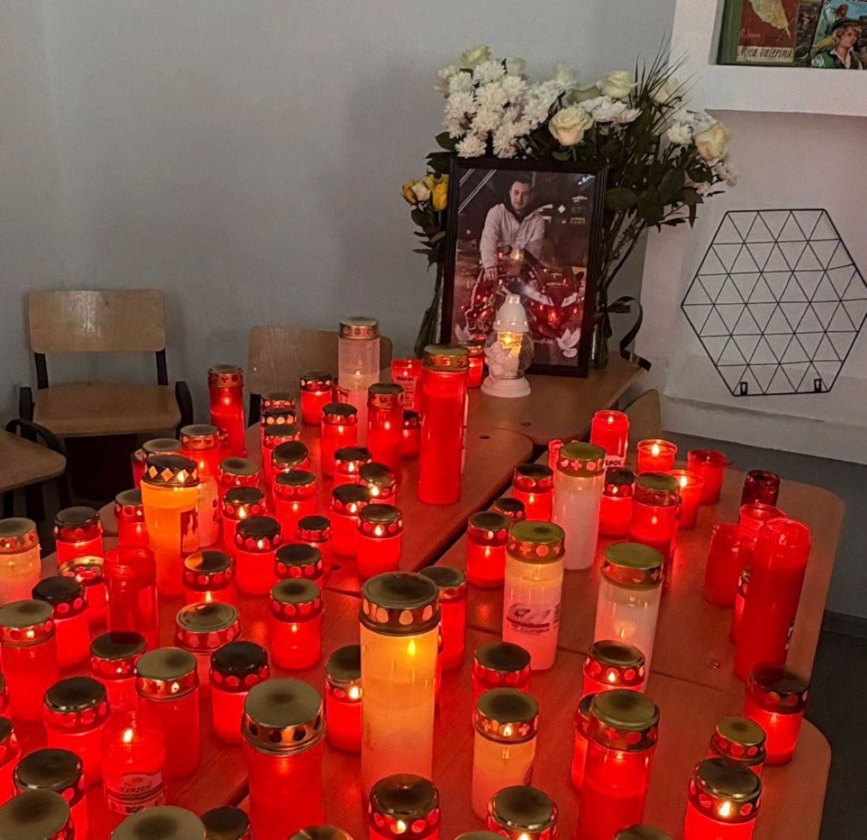 Durere la colegiul unde a invatat Alex, motociclistul ucis.