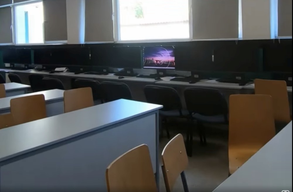 O cunoscută firmă din Botoșani dotează un liceu din Constanța cu materiale didactice moderne&nbsp;