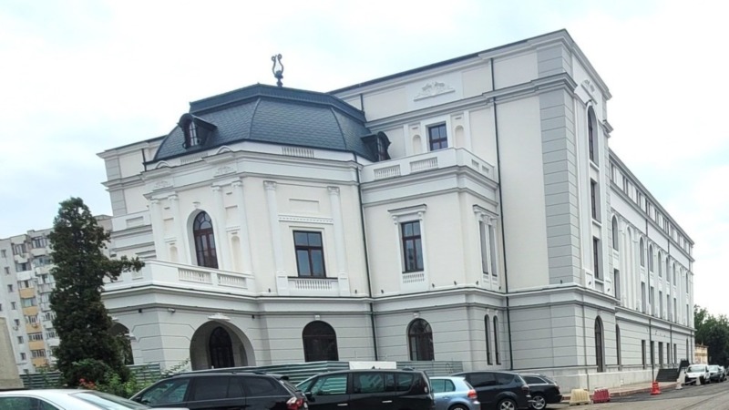 Teatrul „Mihai Eminescu” Botoșani angajează! Nu se cer studii superioare 