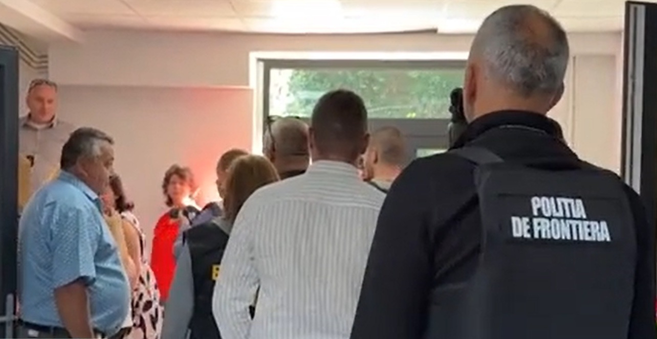 Funcționarele șpăgare de la Evidența Populației au dublat numărul de locuitori din Săveni: Au devenit români în acte și oameni din Tadjikistan, Mongolia, Iran - VIDEO