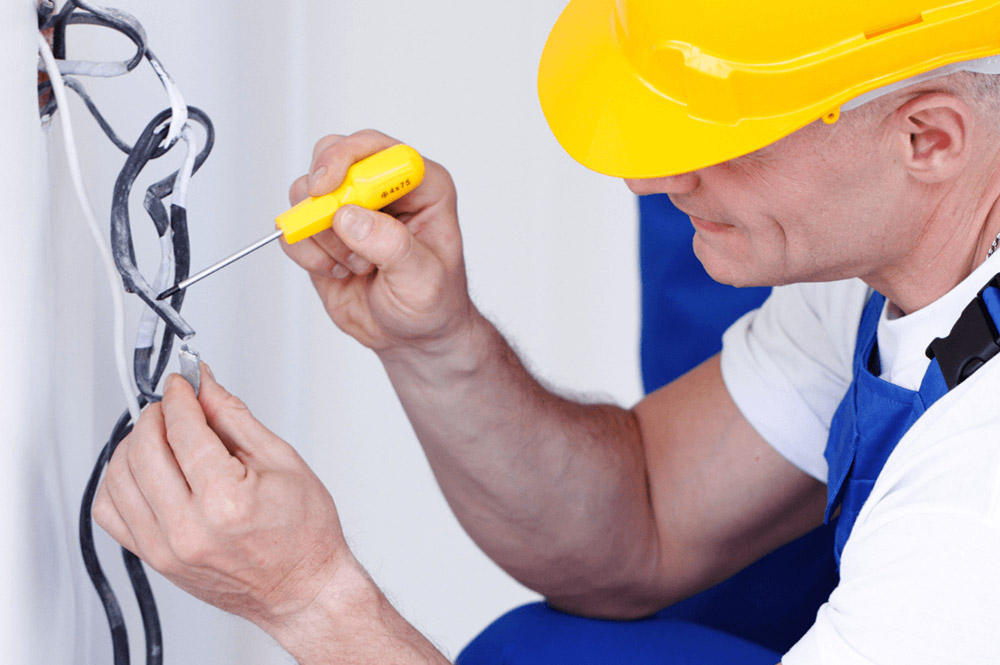 post de electrician disponibil