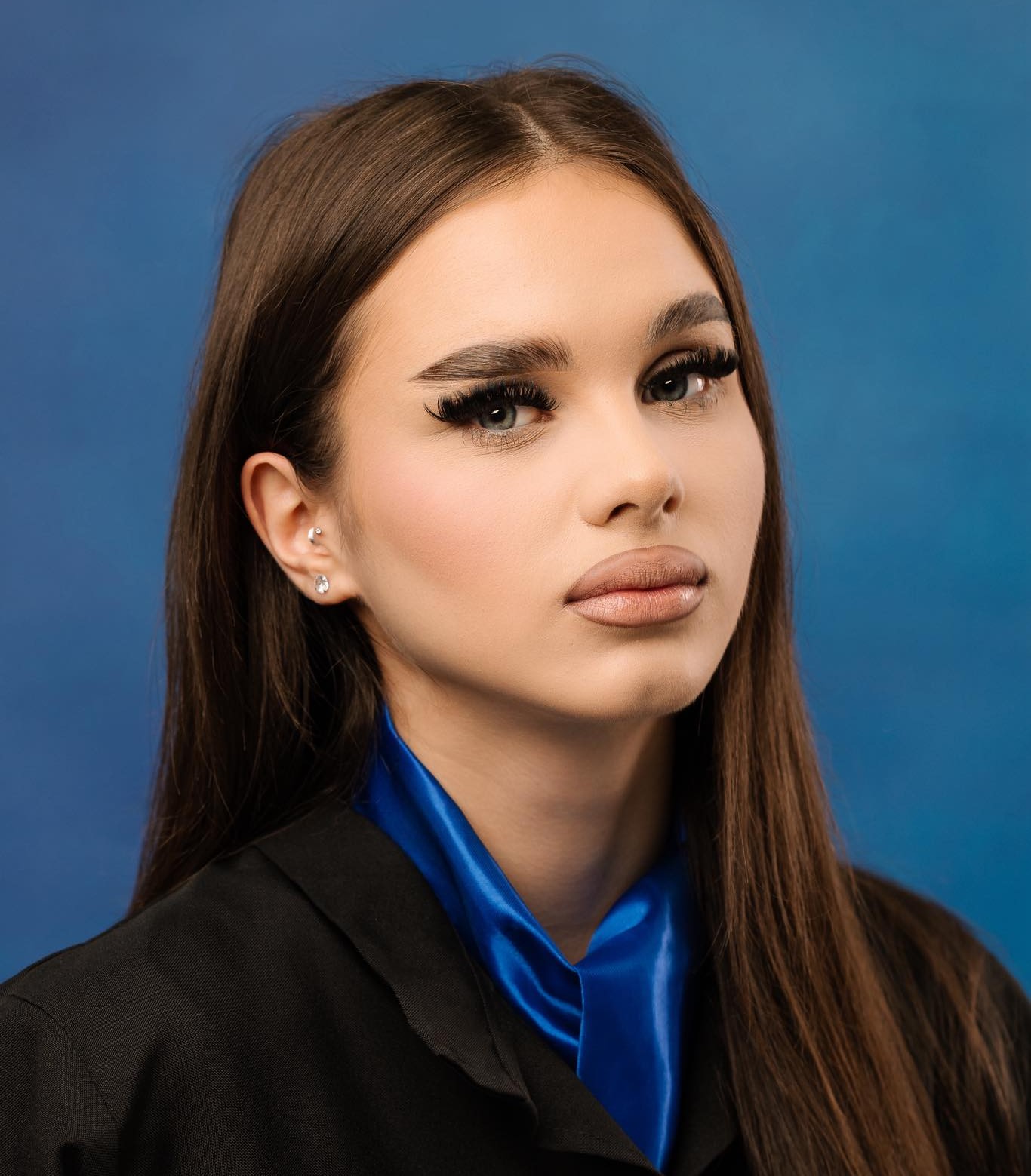 eleva care a căzut de la etaj.