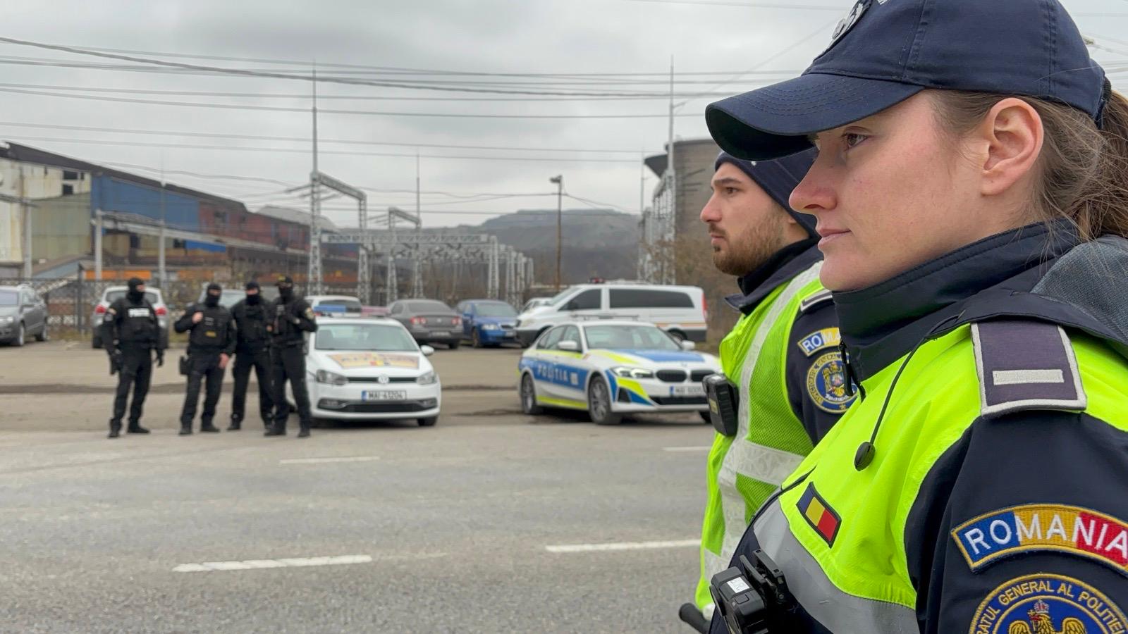 eleve gasite de politisti