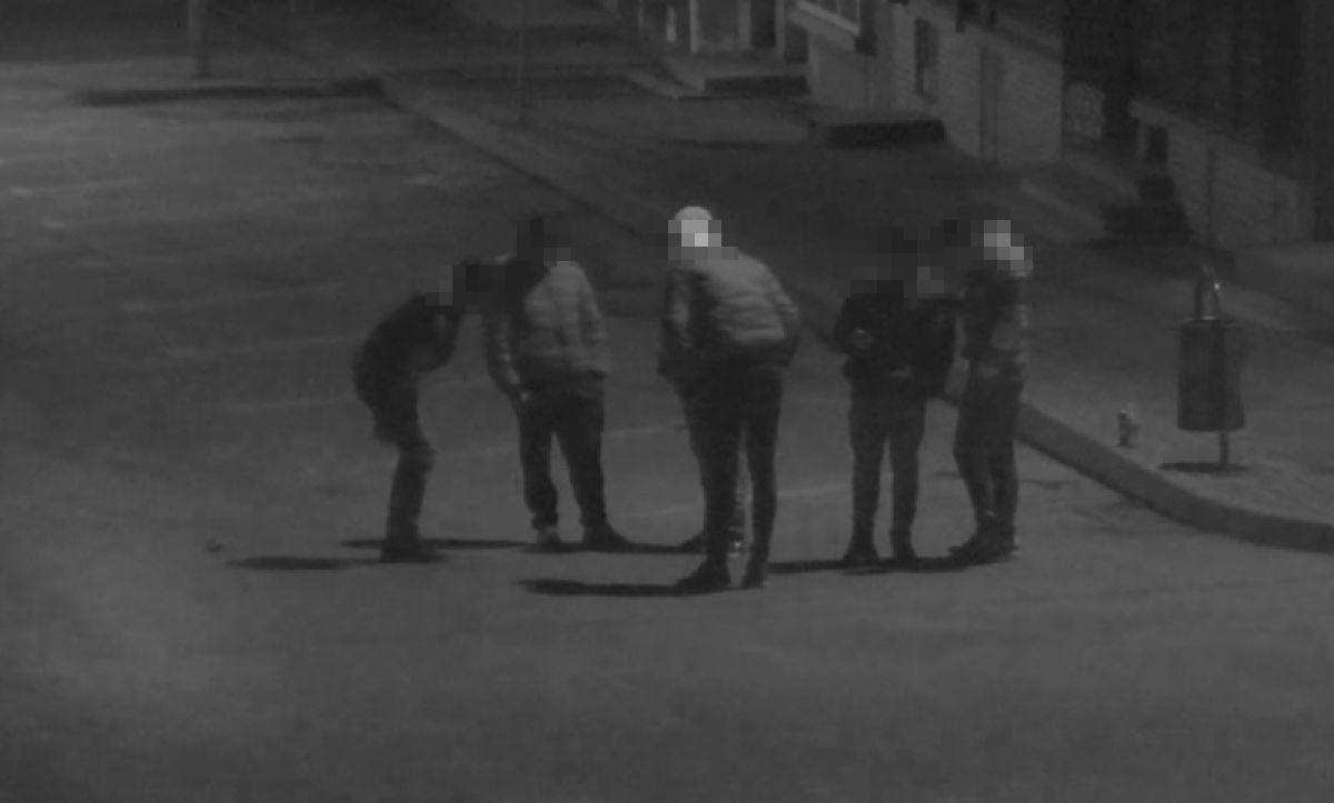 Bătăușii din Centrul Vechi incluși pe o listă a elevilor PERICOL PUBLIC?! - Dacă nu apar acolo, înseamnă că mai avem de muncit