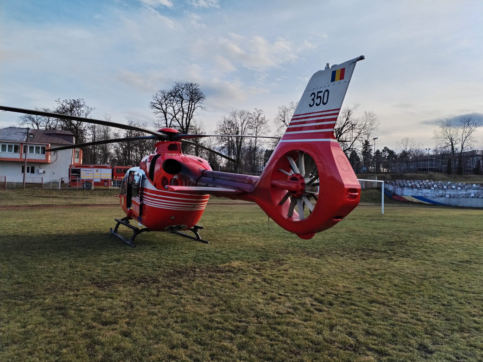 Durere pentru o familie de botoșăneni, bebelușul lor transportat cu elicopterul la Iași 