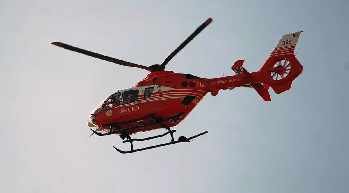 Polițist de frontieră de la Botoșani preluat de elicopterul SMURD după un grav accident 