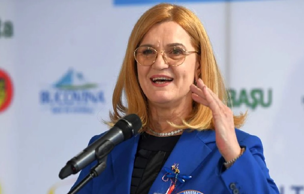 Odă ceaușistă pentru Elisabeta Lipă din partea unui grup de tinere canotoare - VIDEO