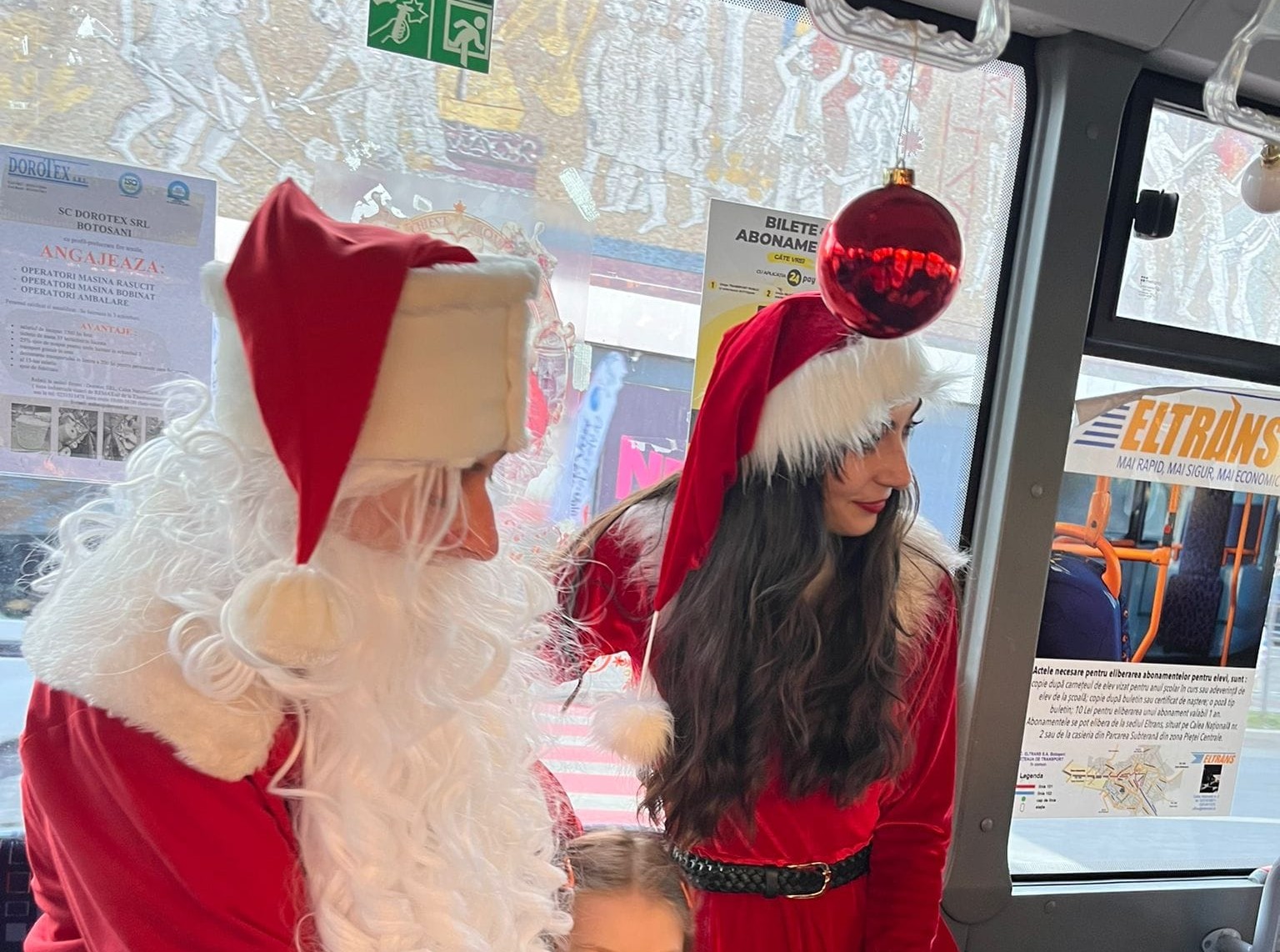 Autobuzul fermecat de la Eltrans al lui Moș Crăciun ajunge la Botoșani