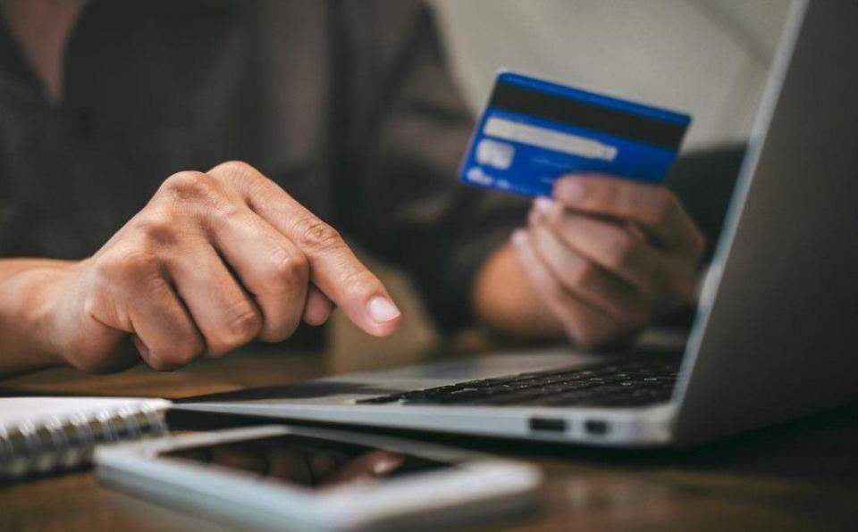 Dacă auziți această frază când răspundeți la un apel, închideți imediat, vă pot goli contul bancar