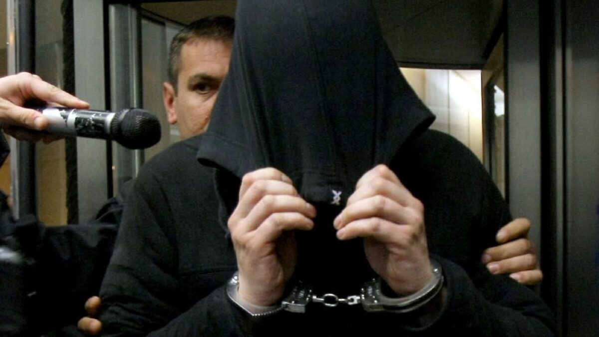 Un botoșănean deghizat în medic SMURD a luat casele din Maramureș la rând 