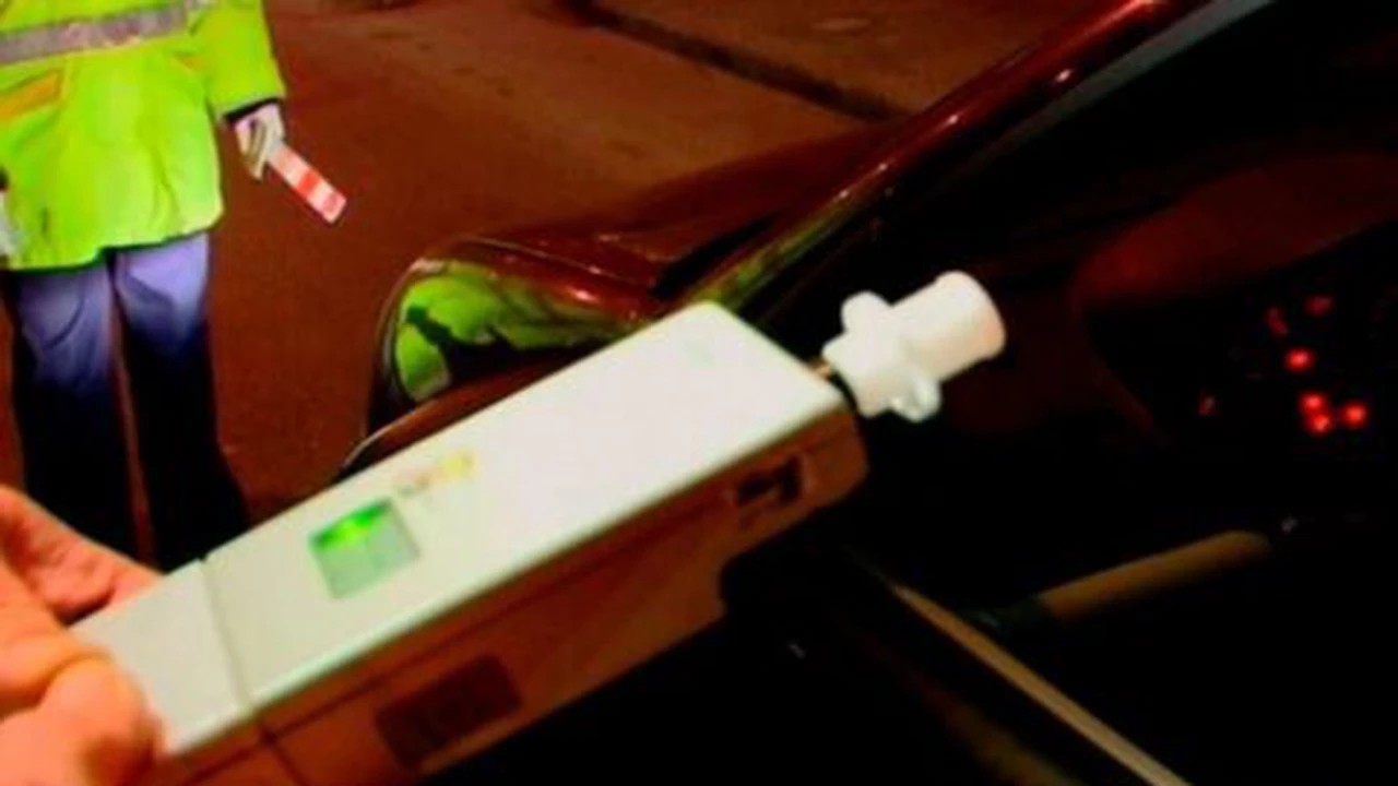 Un șofer care abia putea vorbi scos din trafic – CÂT a arătat etilotestul 