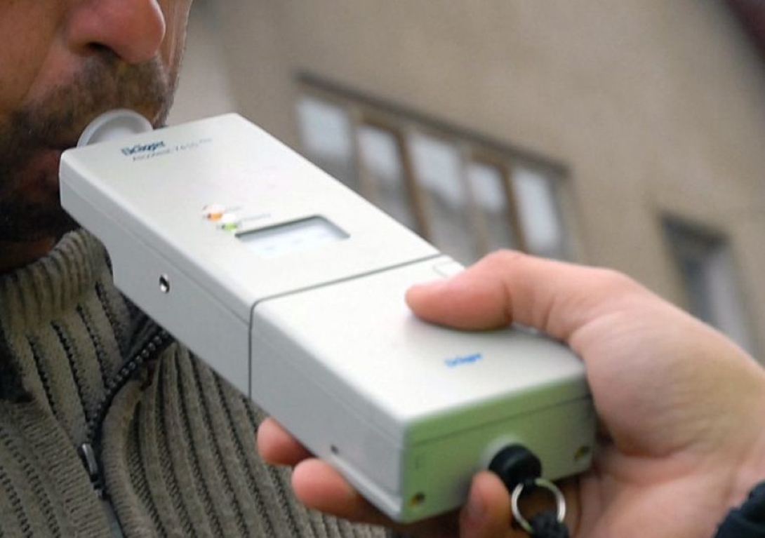 Botoșănean prins BEAT la volan pe o stradă din oraș