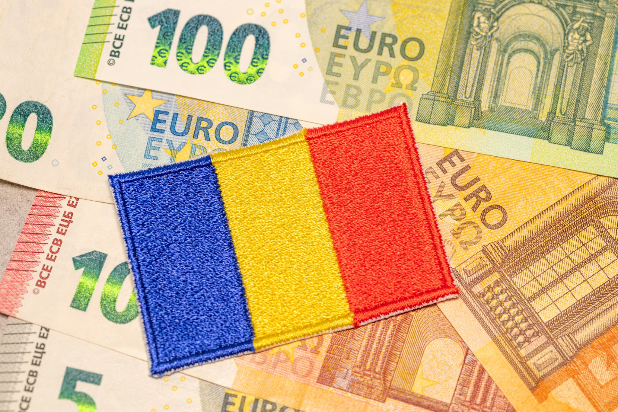 Fonduri UE 2026: Granturi de câte 100.000-300.000 EUR pentru firme micro din județele Iași, Bacău, Suceava, Botoșani, Neamț, Vaslui. Ghidul oficial și perioada de înscrieri la finanțare