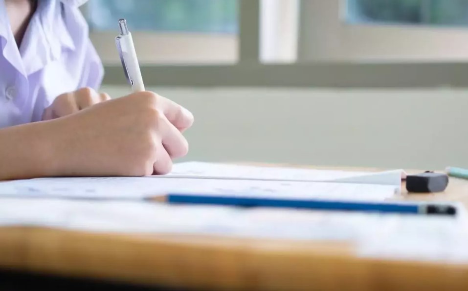 Prima probă de la Evaluarea Națională cu aproape 140 de elevi absenți 