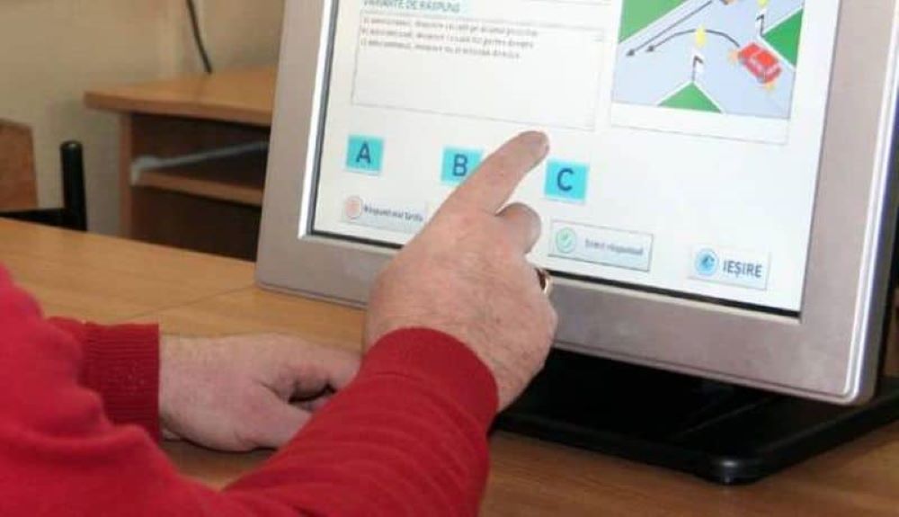 Întrebările „capcană” de la examenul pentru permis: Sunt neactualizate și depășite
