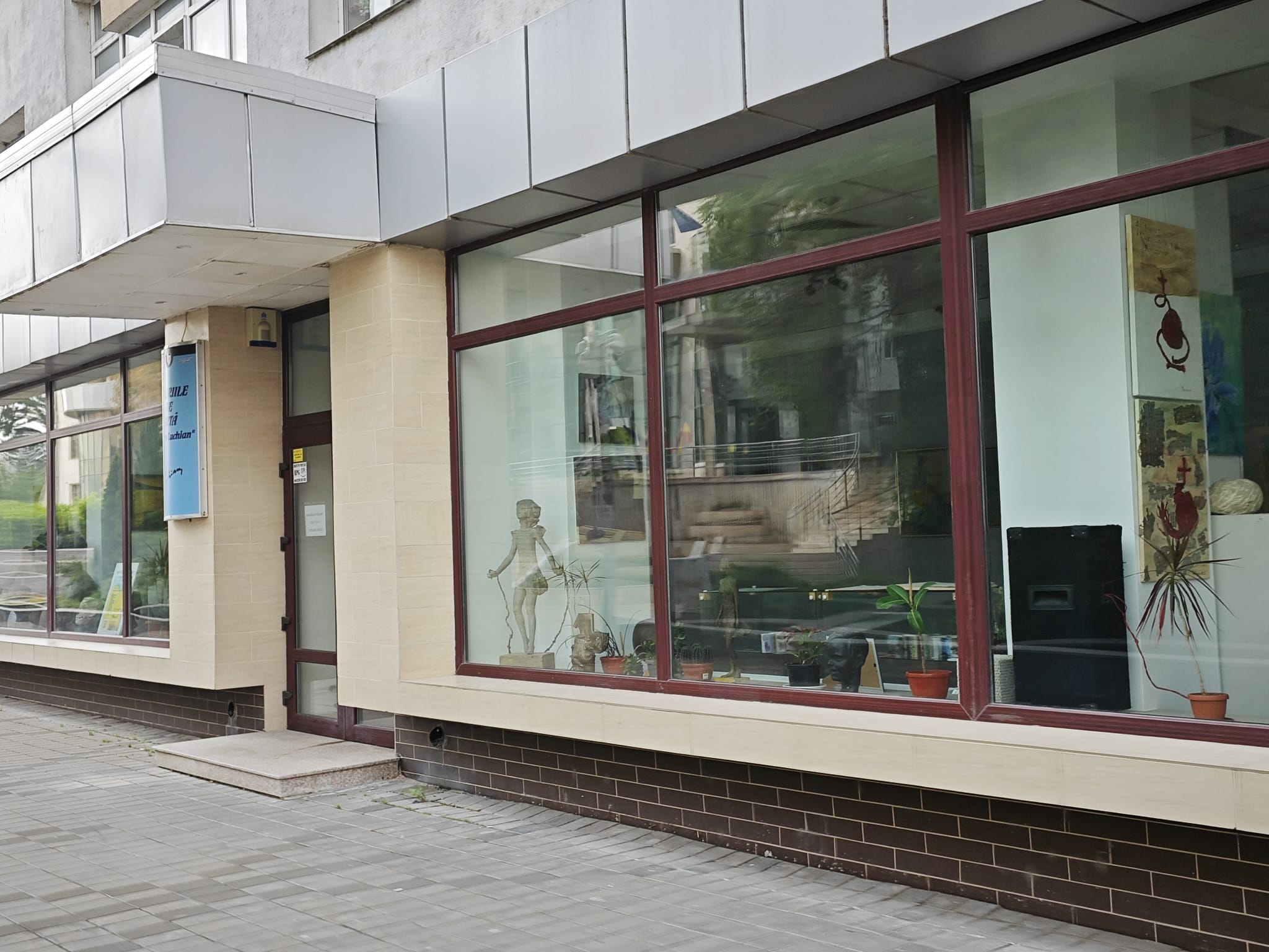 „Salonul de toamnă”, expoziție de pictură și grafică organizată la Botoșani